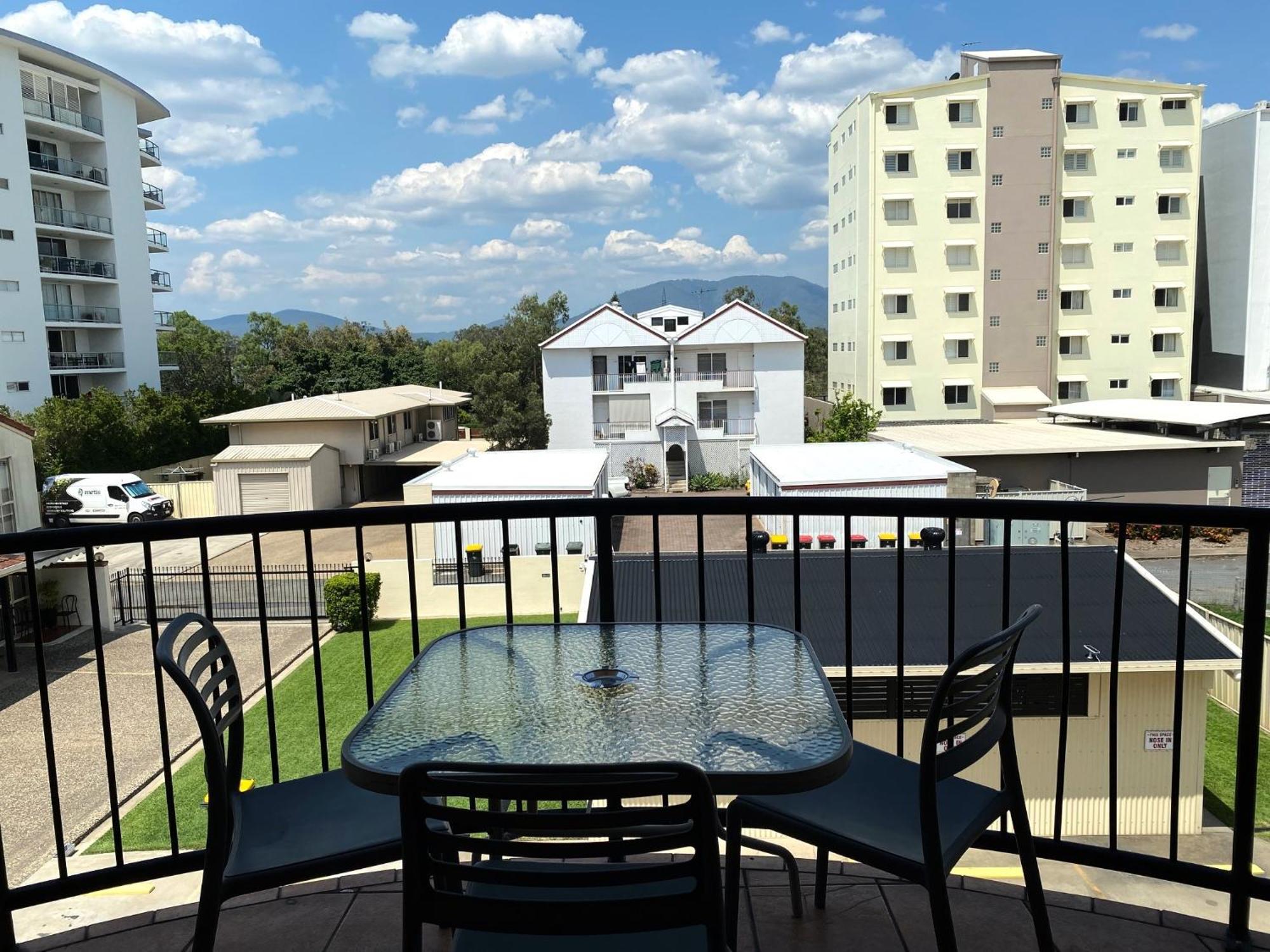 City Ville Apartments And Motel Rockhampton Quarto foto