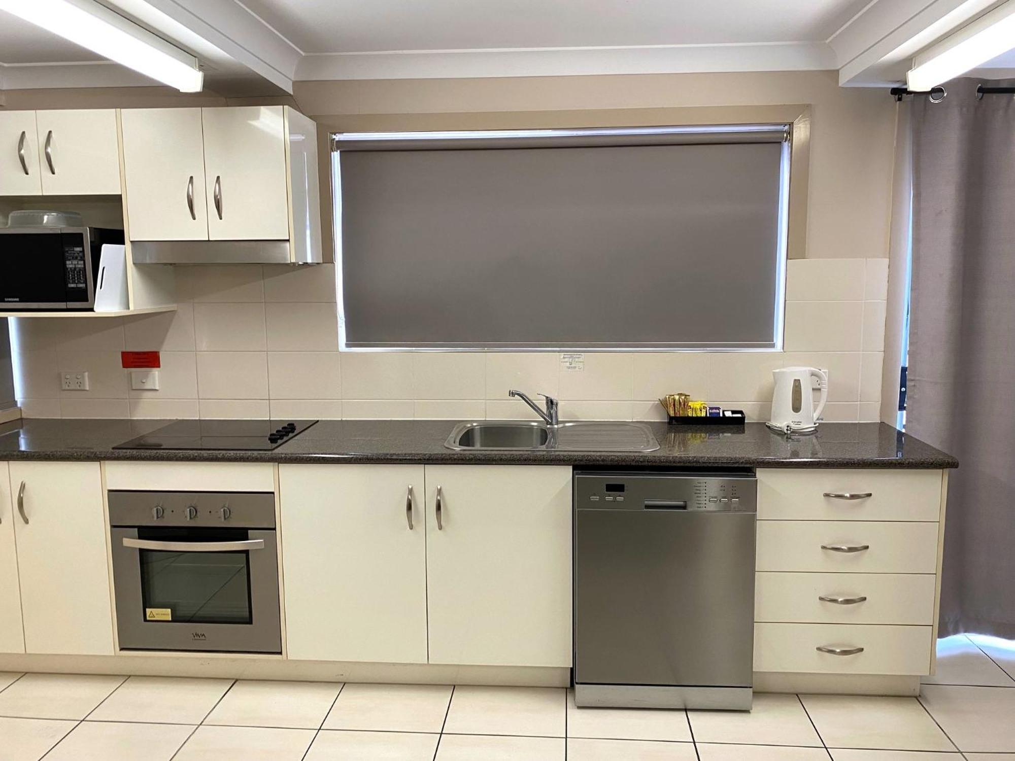 City Ville Apartments And Motel Rockhampton Quarto foto